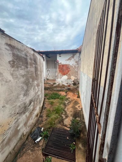 Casa ou terreno a venda
