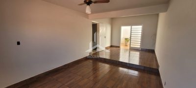 CASA com 03 quartos para VENDA