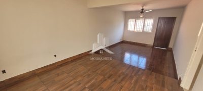 CASA com 03 quartos para VENDA