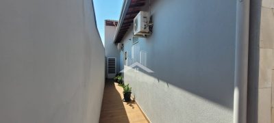 CASA À VENDA COM EXCELENTE LOCALIZAÇÃO - RESIDENCIAL REAL PARQUE!