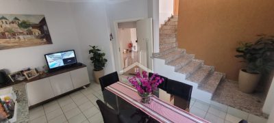 CASA À VENDA COM EXCELENTE LOCALIZAÇÃO - RESIDENCIAL REAL PARQUE!