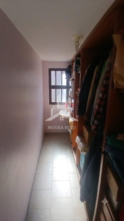 ENCANTE - SE COM ESTE BELO IMÓVEL EM LOCALIZAÇÃO PRIVILEGIADA NO JARDIM CAMPESTRE