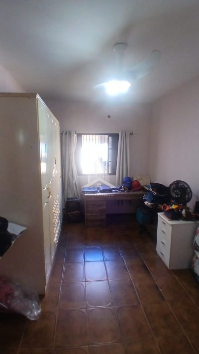 ENCANTE - SE COM ESTE BELO IMÓVEL EM LOCALIZAÇÃO PRIVILEGIADA NO JARDIM CAMPESTRE