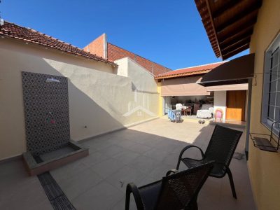 CASA EM CAFELÂNDIA A VENDA
