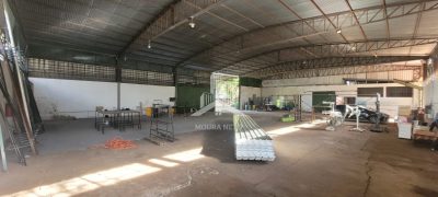 BARRACÃO COMERCIAL PARA LOCAÇÃO COM 740M² DE ÁREA CONSTUÍDA.