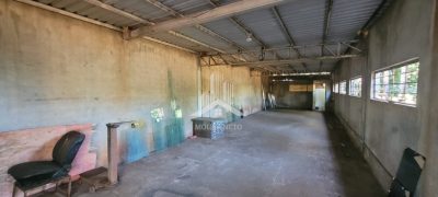 BARRACÃO COMERCIAL PARA LOCAÇÃO COM 740M² DE ÁREA CONSTUÍDA.