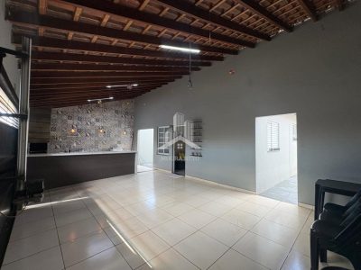 SEU NOVO LAR NO MANOEL SCALF: UMA CASA ENCANTADORA À VENDA