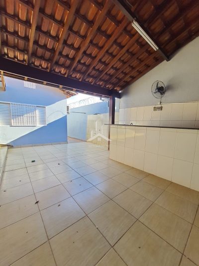 LINDA CASA NO JARDIM PINHEIRO