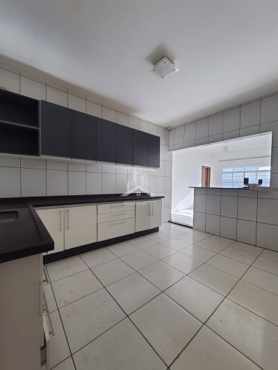 LINDA CASA NO JARDIM PINHEIRO