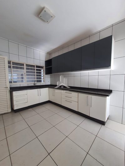 LINDA CASA NO JARDIM PINHEIRO